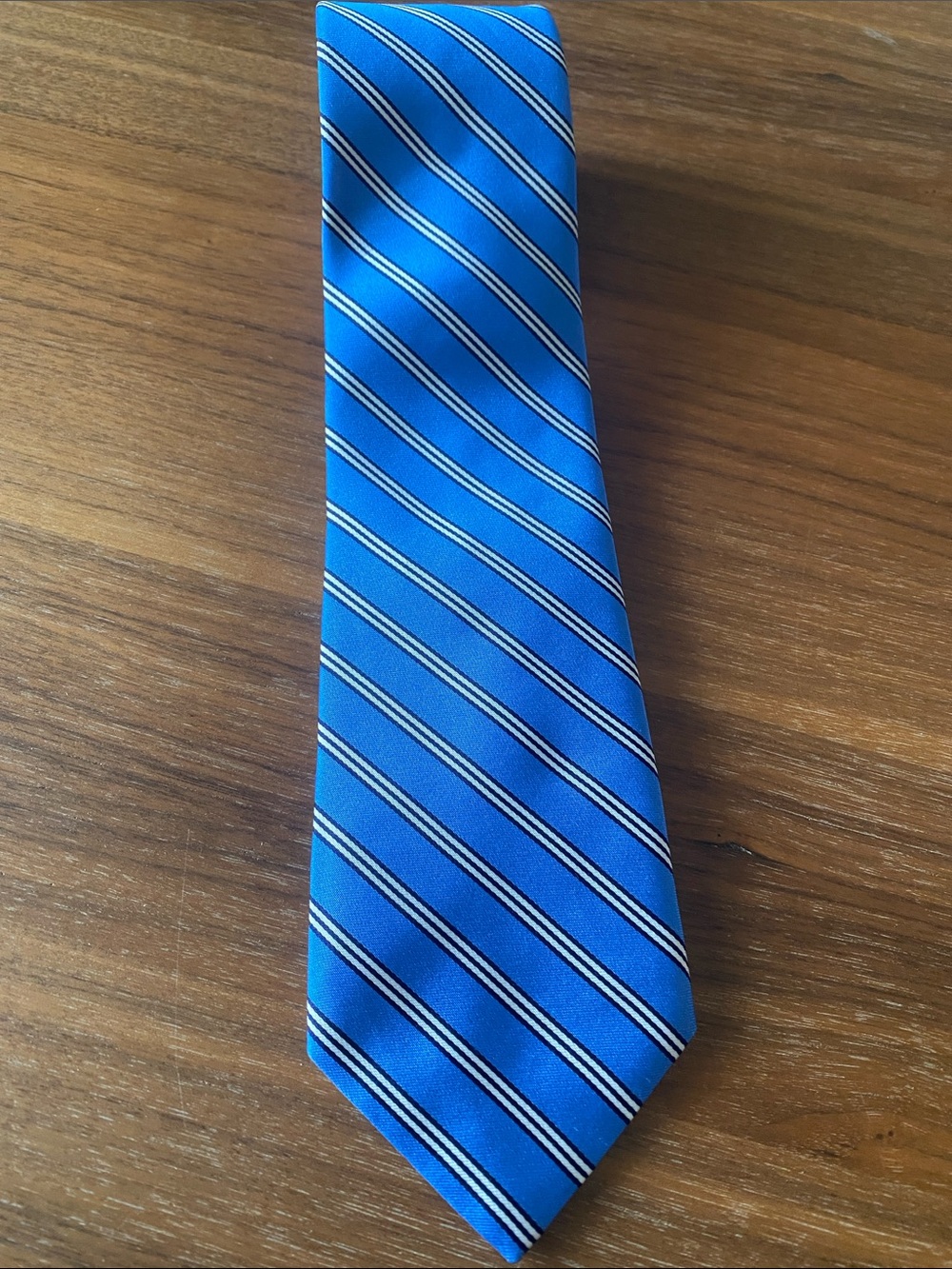 Brooks Brothers Bright Blue Diagonal Stripe Silk Tie with White and Navy